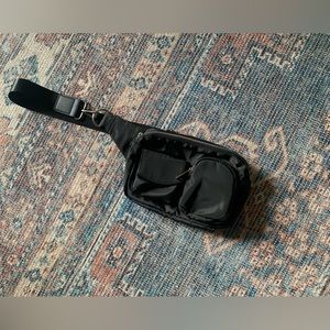 NWOT black Fanny pack 🖤